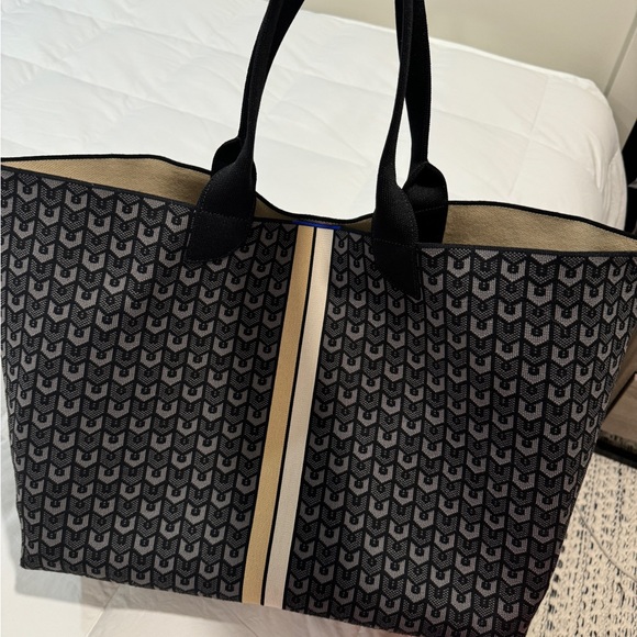 Rothy’s Lightweight Mega Tote - Picture 3 of 3